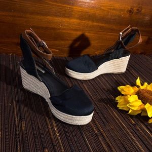 BCBGeneration navy wedges